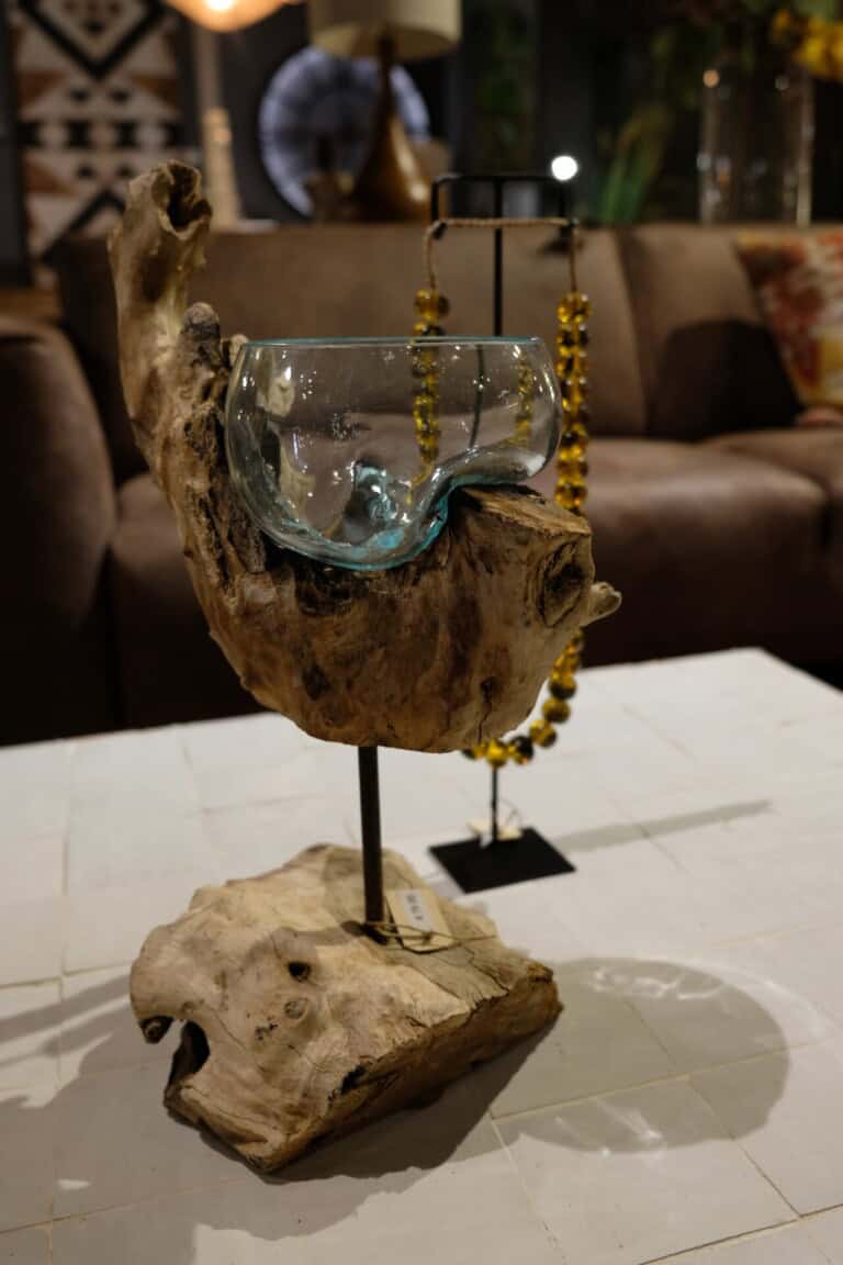 Vaas op houten wortel - Livik meubelen