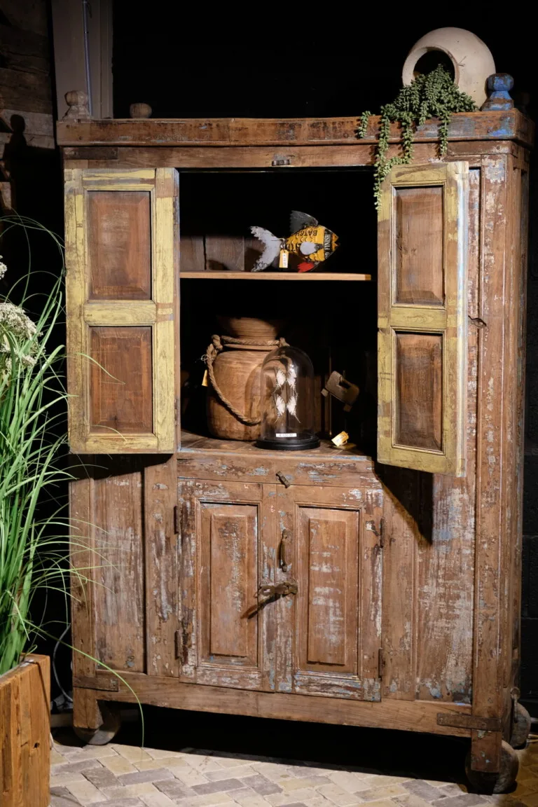 Kast Almirah - Livik meubelen