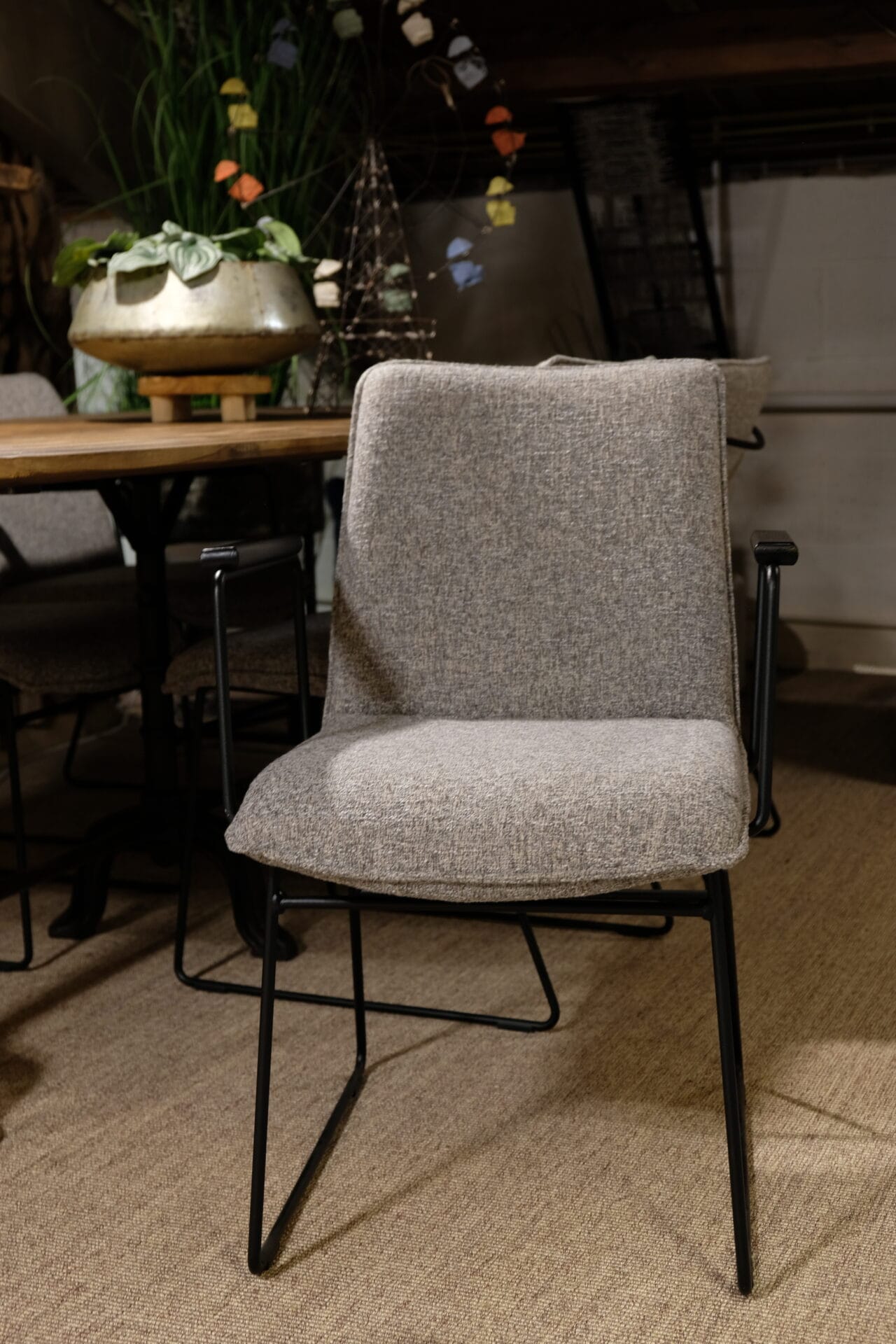 Eetkamerstoel Jim met arm - Livik meubelen